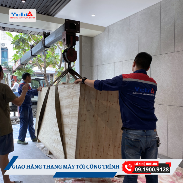 Vận chuyển kiện hàng phụ kiện thang máy vào công trình