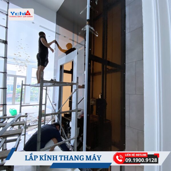 Hoàn thiện vệ sinh, lắp kính thang máy cho dự án thang máy kính của Ychi tại Vĩnh Phúc